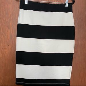 Gently used Jennifer Lopez black and white skirt